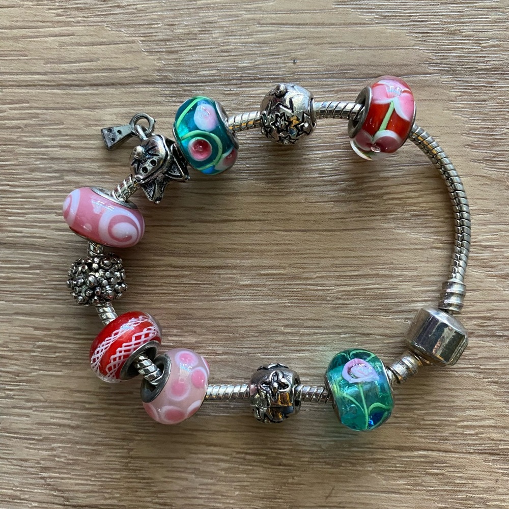Pandora style bracelet in pink red green Venetian glass and a cat!